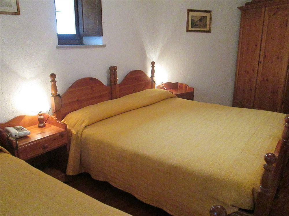 Hotel Cecchin Aosta Exteriör bild