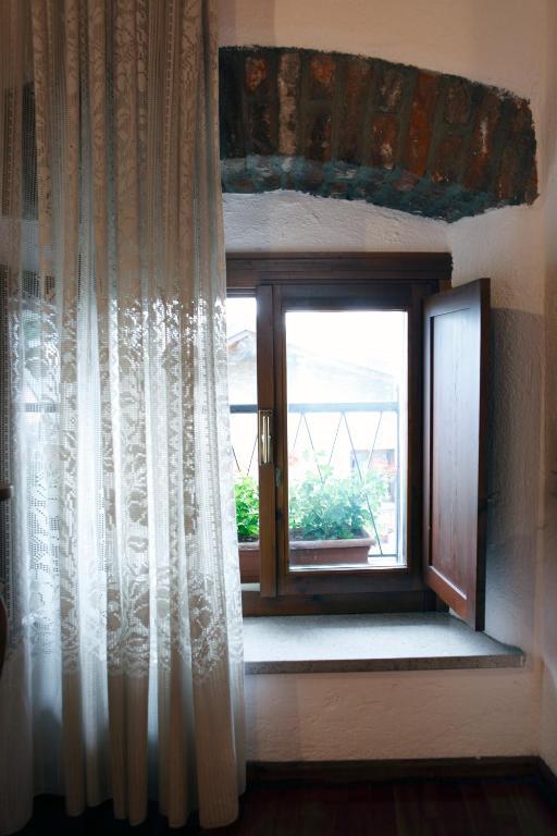 Hotel Cecchin Aosta Rum bild