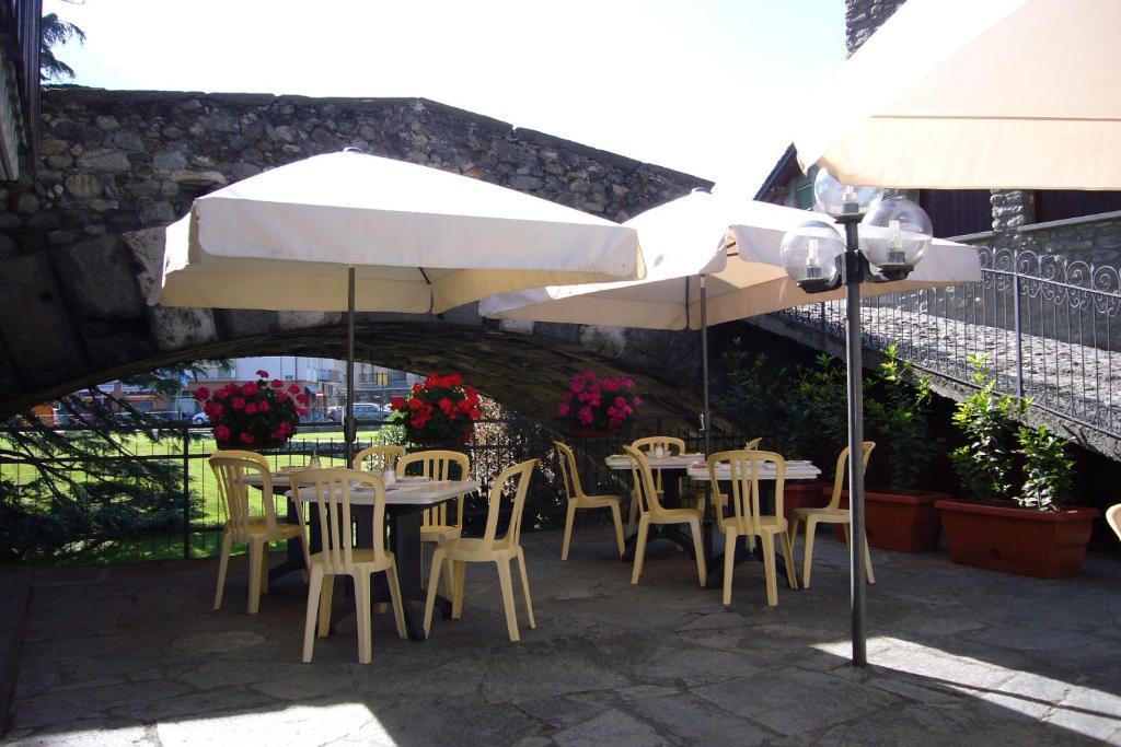 Hotel Cecchin Aosta Exteriör bild